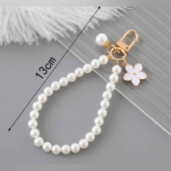 Pearl Wristlet Charm Keychain with Flower Charm - Picture 3 of 3